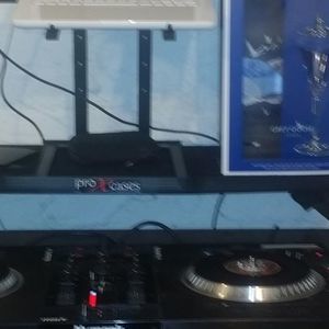 Meet your Posher, Corey